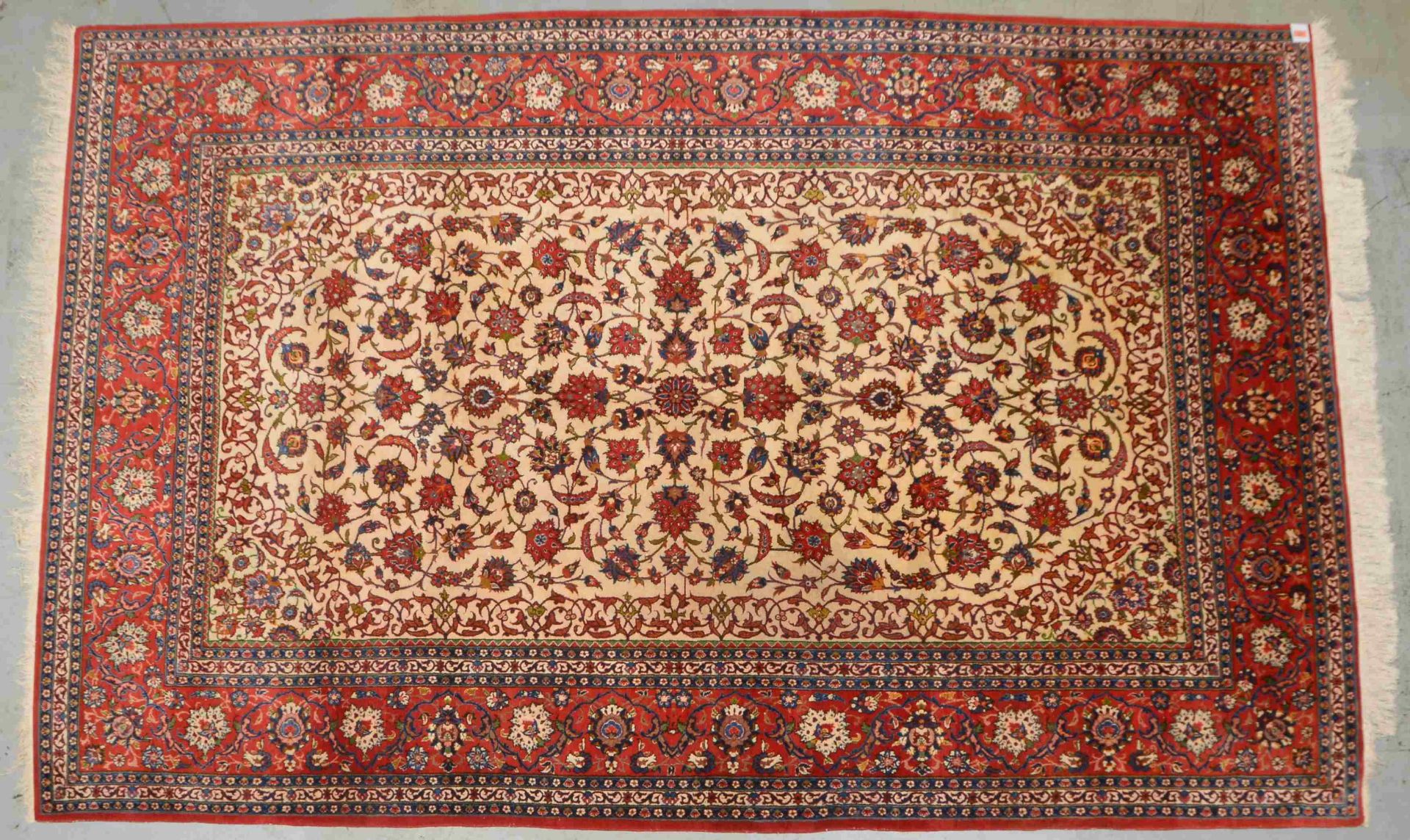 Isfahan, mittelfeine Kn&uuml;pfung, floral durchgemustert, gleichm&auml;&szlig;iger Flor - in gutem