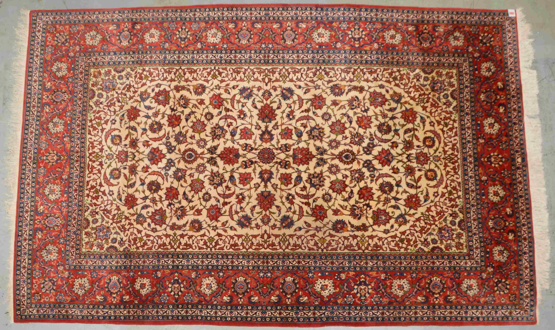 Isfahan, mittelfeine Knüpfung, floral durchgemustert, gleichmäßiger Flor - in gutem Erhaltungszustan