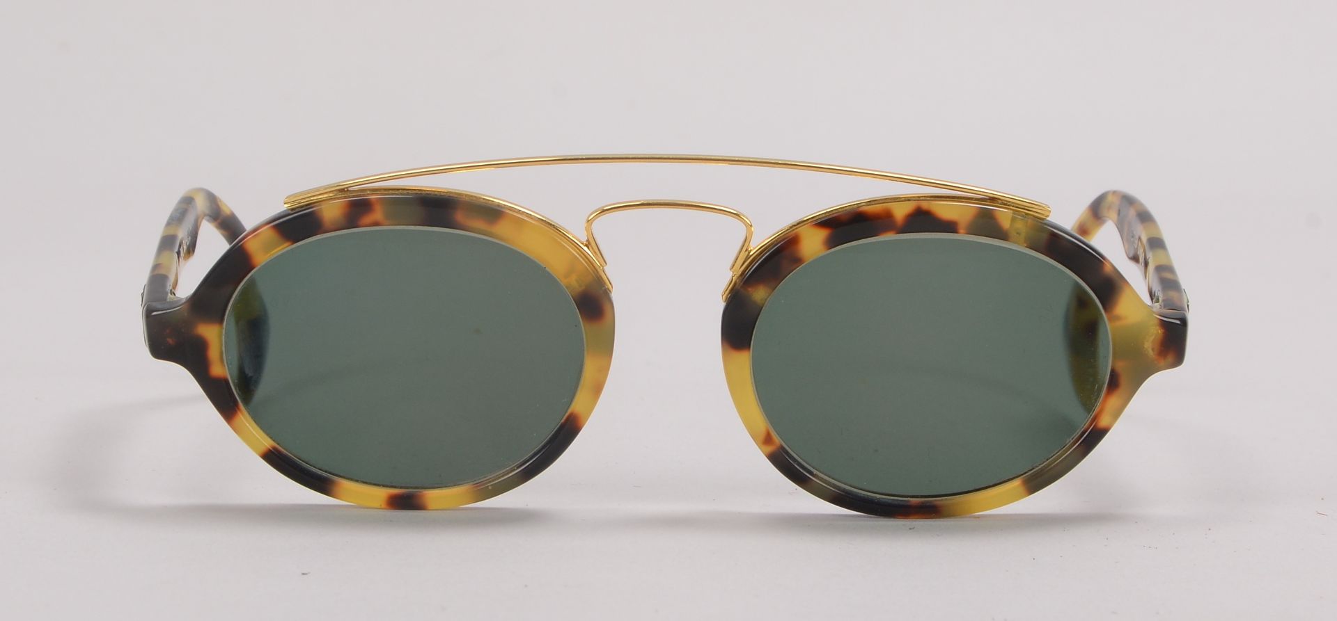 Ray Ban, Designer-Sonnenbrille, im Etui - in gepflegtem Zustand; Rahmenbreite 13,5 cm 