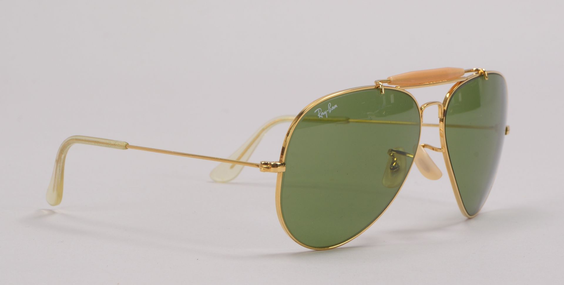 Ray Ban, Designer-Sonnenbrille, im Etui/nicht original! - in gepflegtem Zustand; Rahmenbreite 14,5 c - Bild 2 aus 3