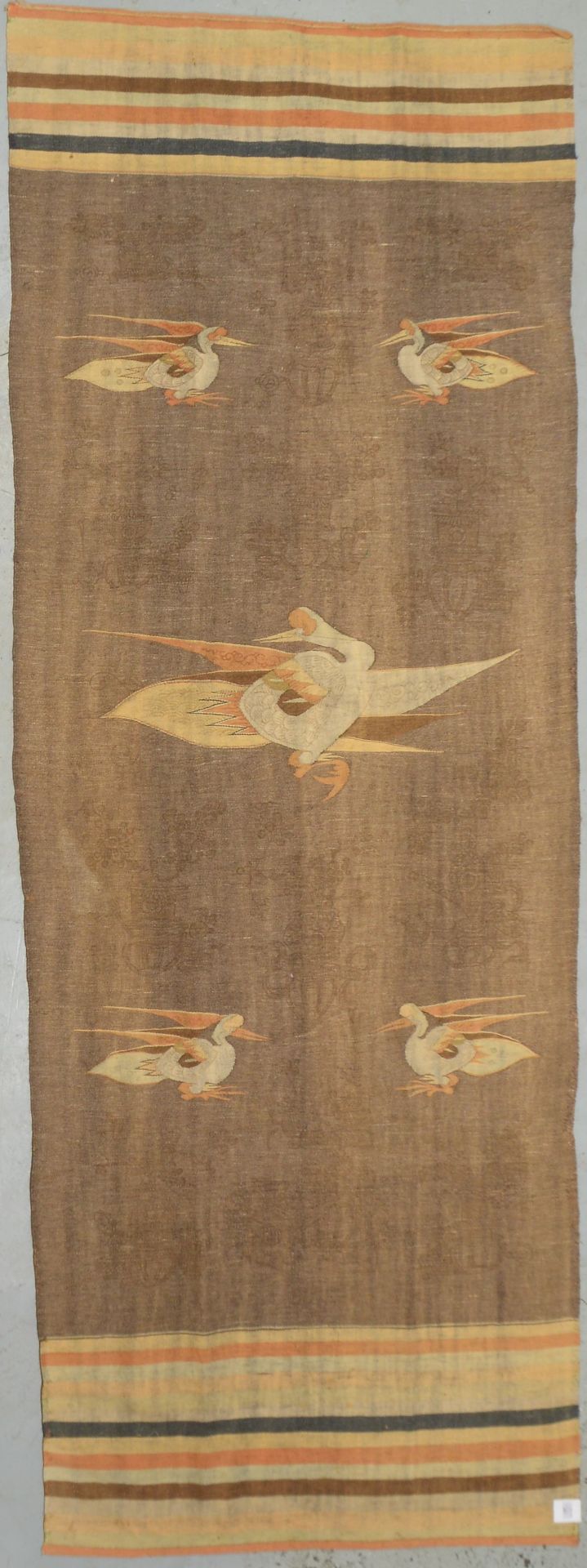 Antiker Kelim (China, 19. Jahrhundert - Handarbeit), Wolle, mit Vogel- und Vasenmotiven; Ma&szlig;e