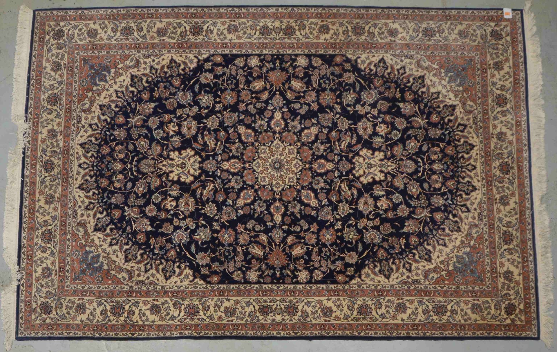 Isfahan (China?), Korkwolle, sehr feine Knüpfung, ca. 650.000 Knoten/qm, komplett, Flor in gutem Zu