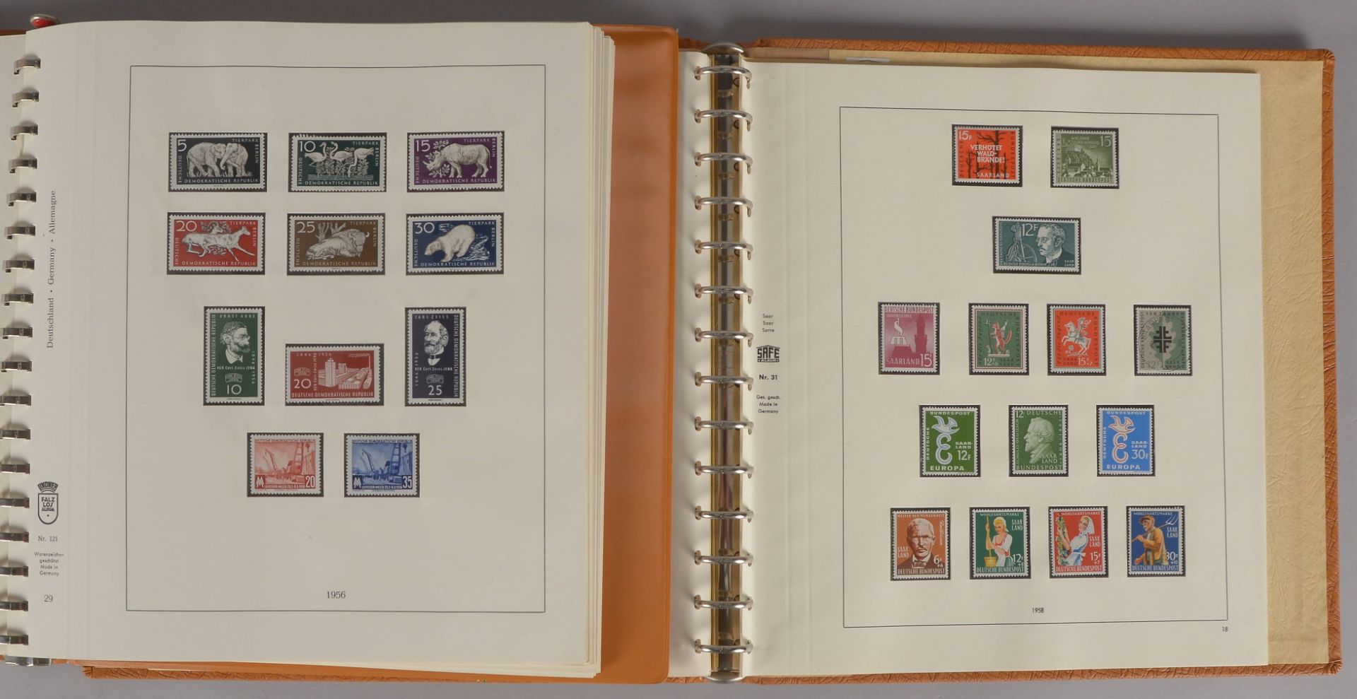 Briefmarken, Sammlung &#039;DDR&#039; (anfangs unterschiedlich gef&uuml;llt - bis 1960), in 2x Lindn