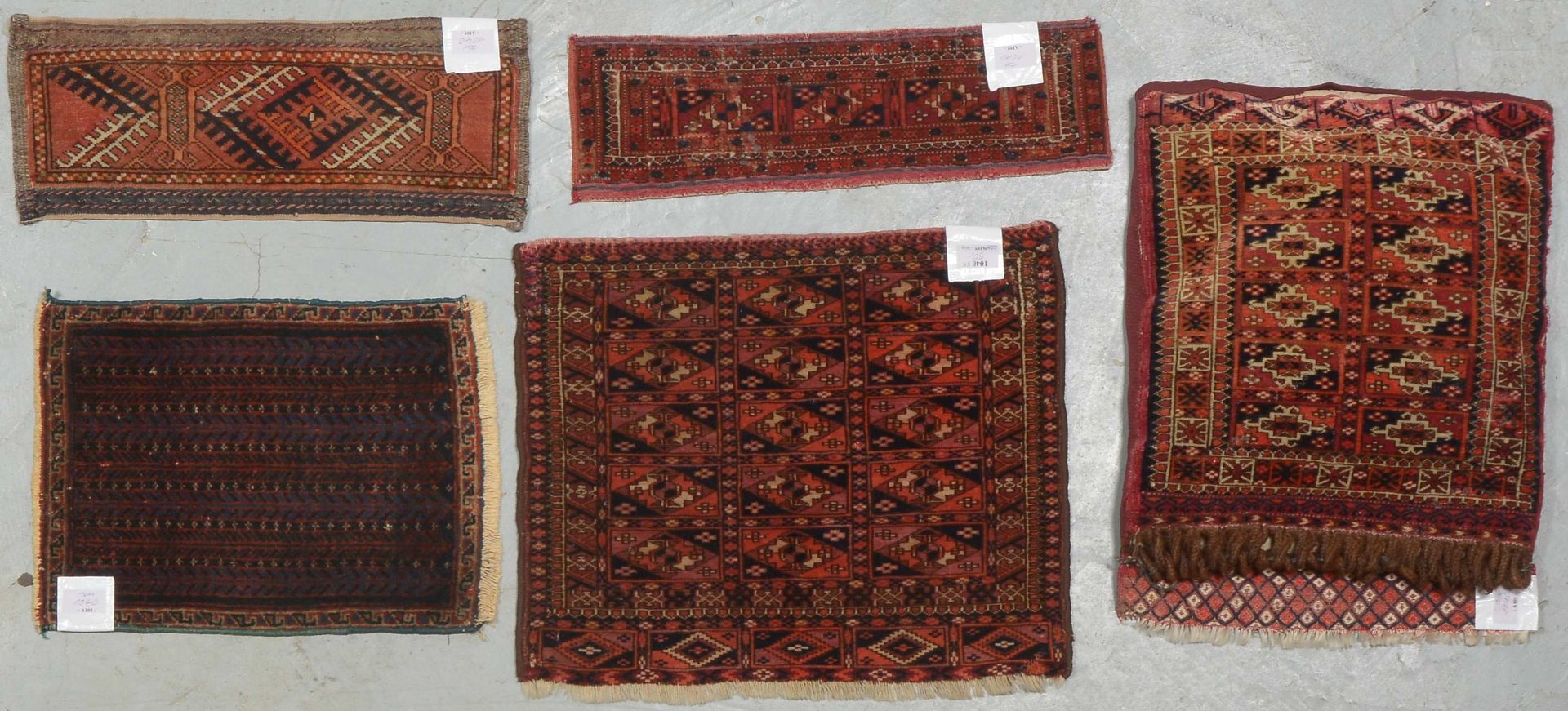 Kleines Teppichkonvolut (Turkmenistan), feine Kn&uuml;pfung und sehr feine Kn&uuml;pfung - kleine Te