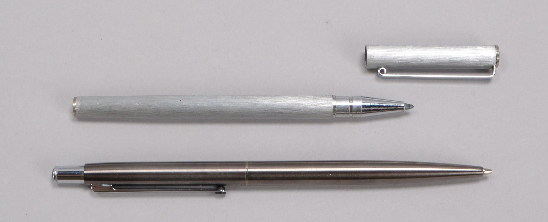 Sammler-Schreibwerkzeuge: Montblanc-Kugelschreiber und Druckbleistift, Kugelschreiberkappe mit Aufdr