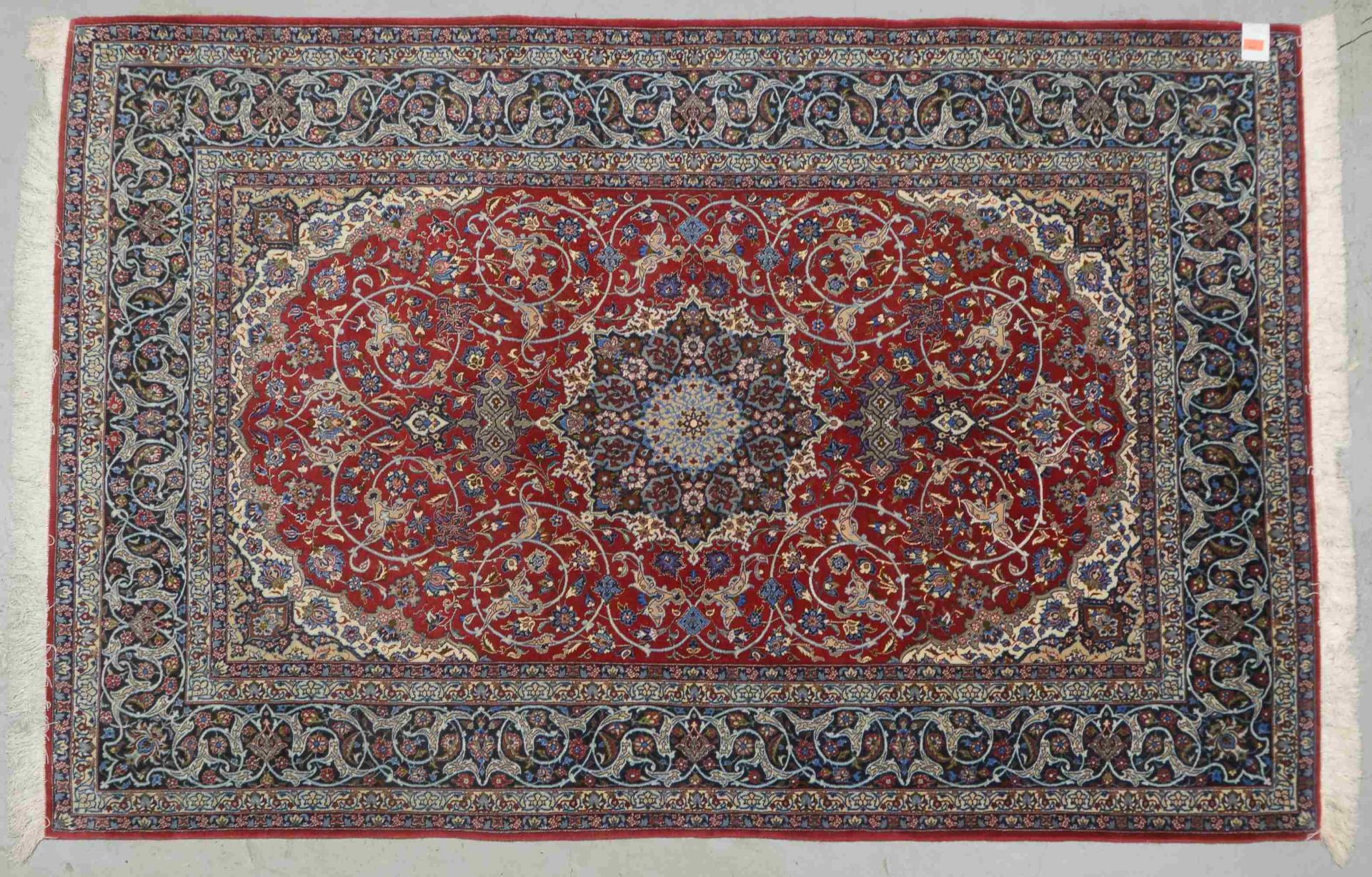 Isfahan, Wolle auf Seide/mit Seidenanteilen, feine Kn&uuml;pfung, Flor in gutem Zustand, wohnfertig