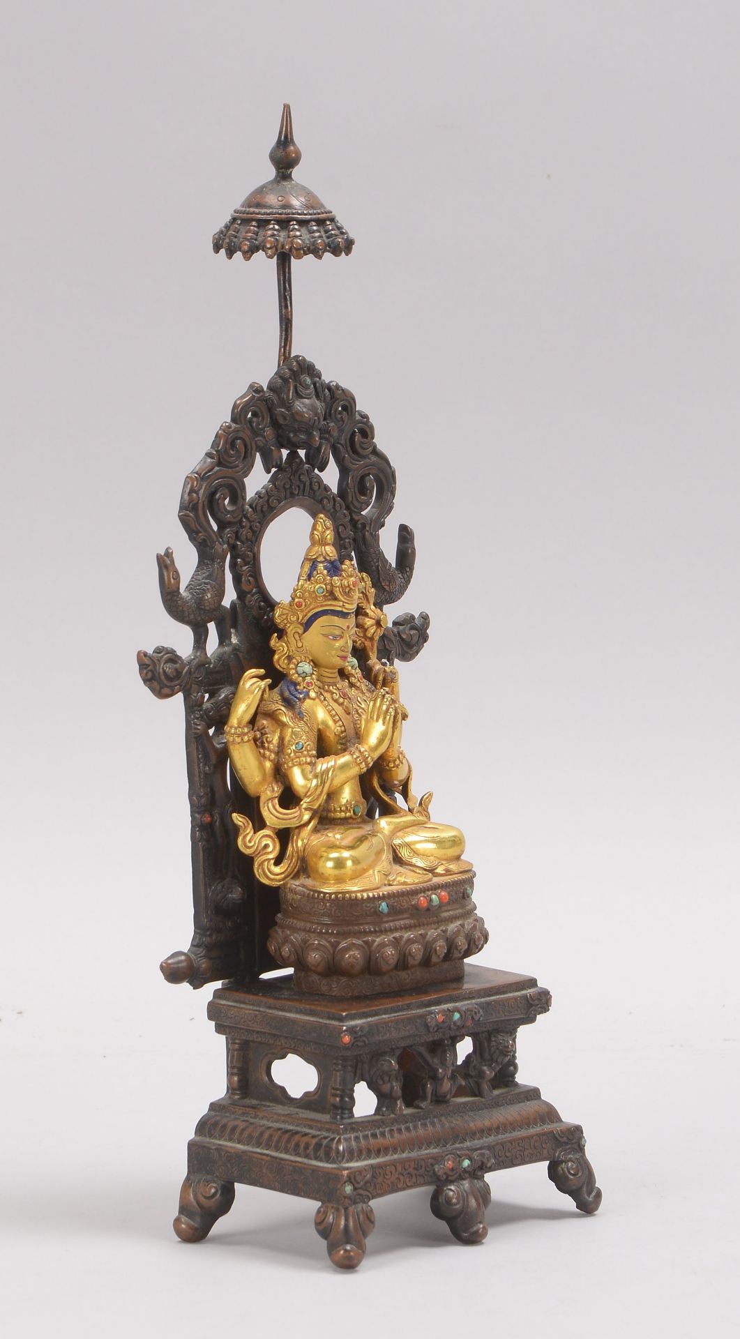 Antike Bronzefigur (Tibet), 'Tara-Buddha auf Thron', Bronze teilvergoldet, weibliche 'Bodhisattva' - Bild 2 aus 2