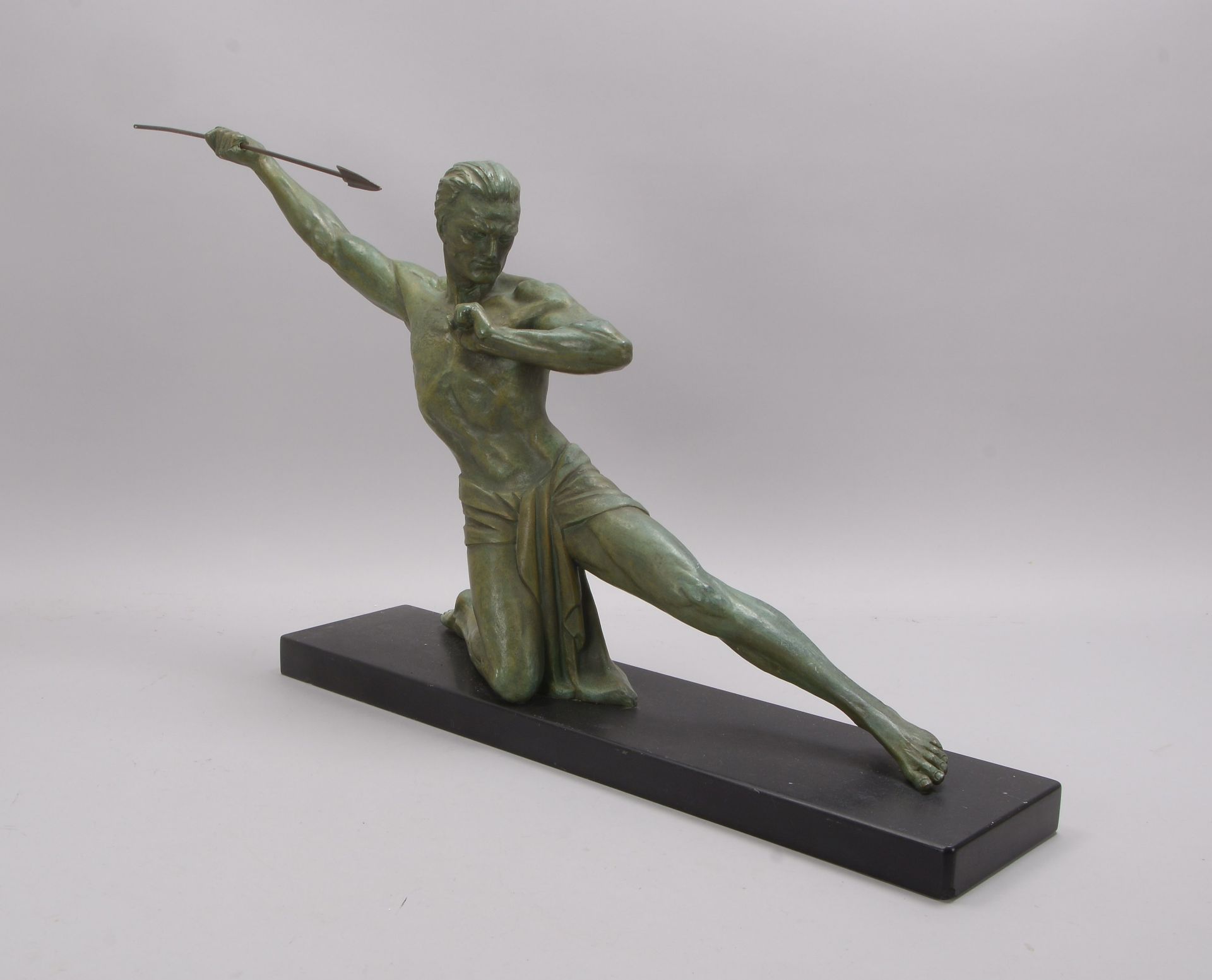 Skulptur (nach Jean de Roncourt), 'Speerwerfer', Weißmetall bronziert, Figur mit grüner Patina - Bild 2 aus 2