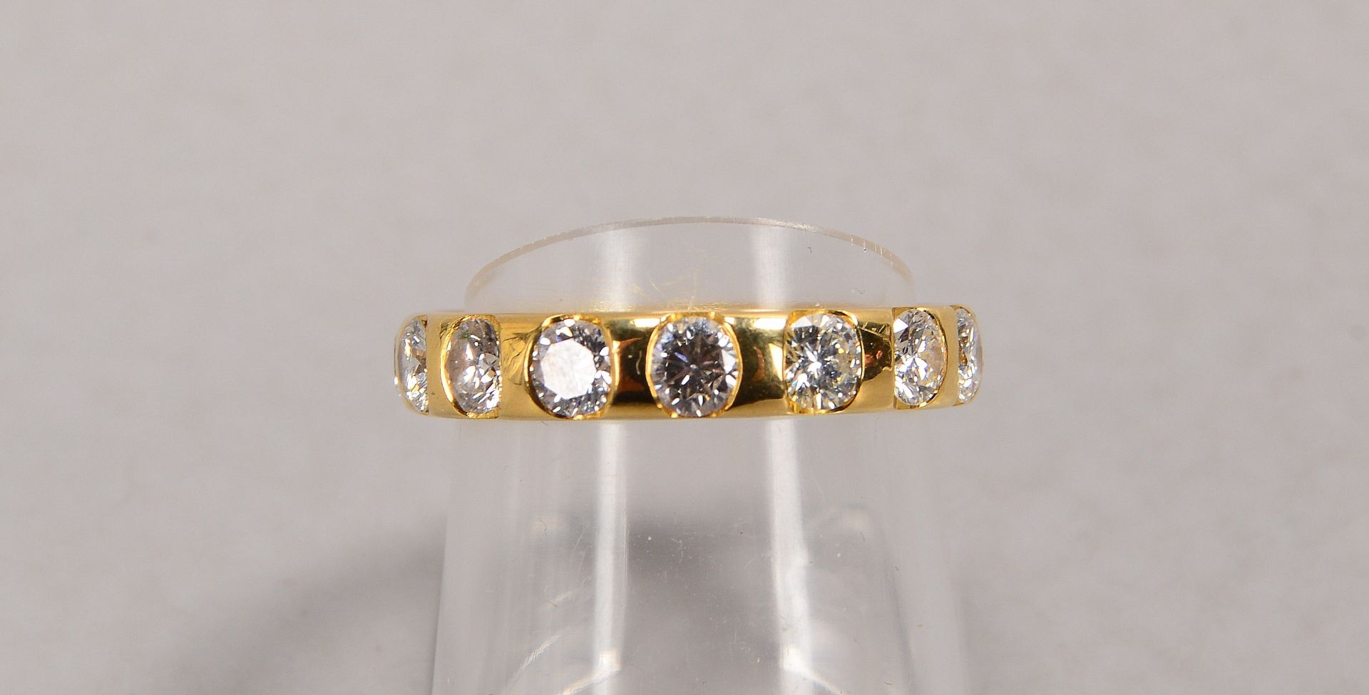 Ring, 750 GG (gestempelt, punziert 'CP' - ungedeutet!), mit 13-fachem Brillantbesatz/ca. 1,95 ct - Bild 2 aus 3