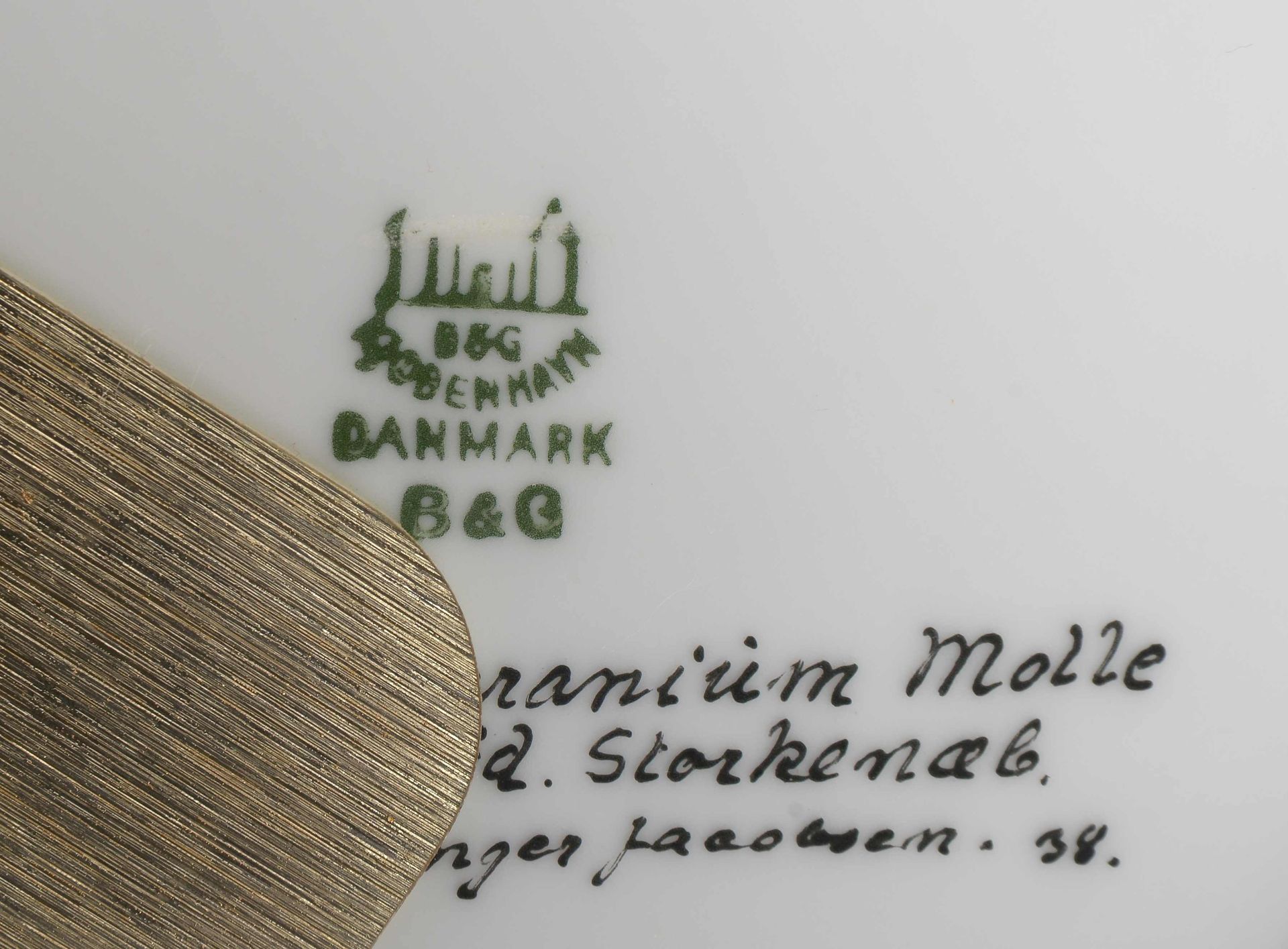 Bing &amp; Gr&oslash;ndahl/Kopenhagen, Satz Wandteller, jeweils mit botanischen Motiven, mit Goldran - Image 2 of 2