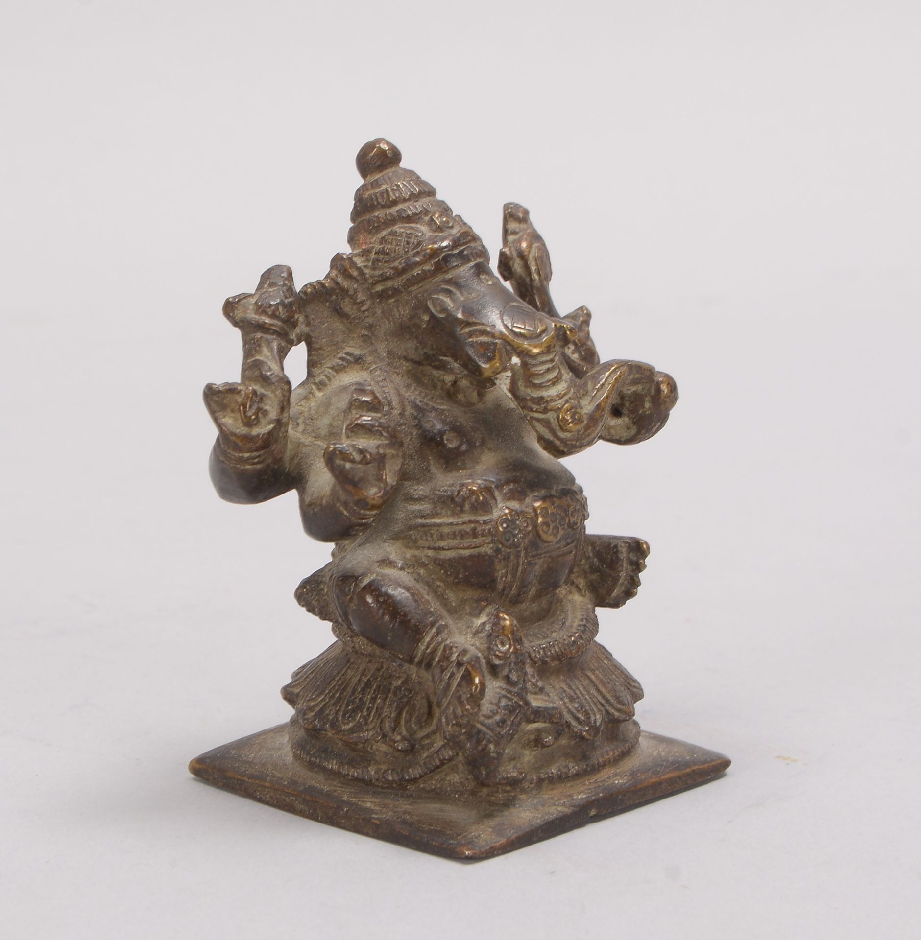 Kleine Bronzefigur (Indien), antik, &#039;Ganesha&#039;; H&ouml;he 8,5 cm - Image 2 of 2