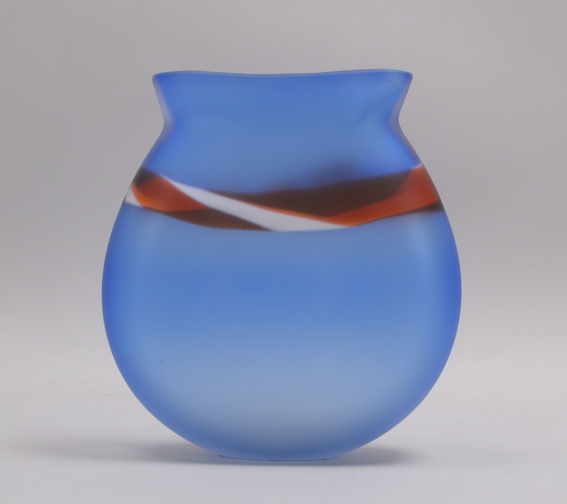 Belle Glass (England), Designer-Glasvase, gelabelt; Ma&szlig;e 31 x 30 x 7 cm - Image 2 of 2