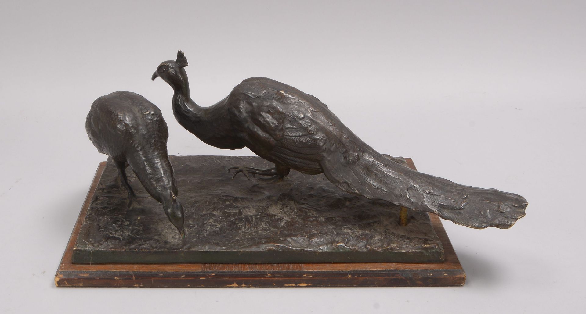 D&uuml;cker-Zahn, Marta (1888 - 1973), Bronze-Figurengruppe, &#039;Pfauen&#039;, auf Natursockel sig - Image 2 of 4