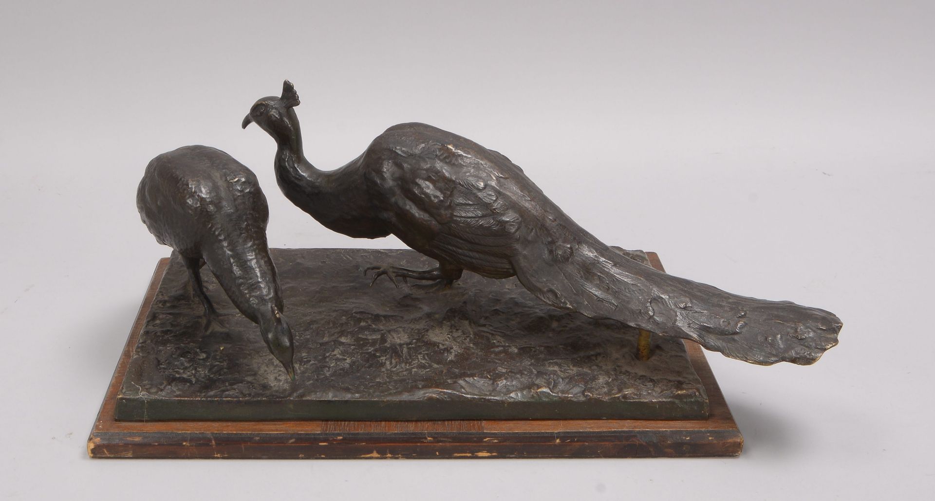 Dücker-Zahn, Marta (1888 - 1973), Bronze-Figurengruppe, 'Pfauen', auf Natursockel signiert - Bild 2 aus 4