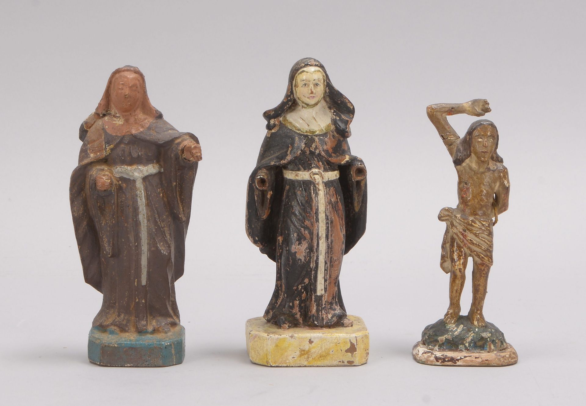 Kleines Konvolut sakraler Figuren (wohl S&uuml;damerika -?), antik, &#039;Heilige Nonnen und Heilige