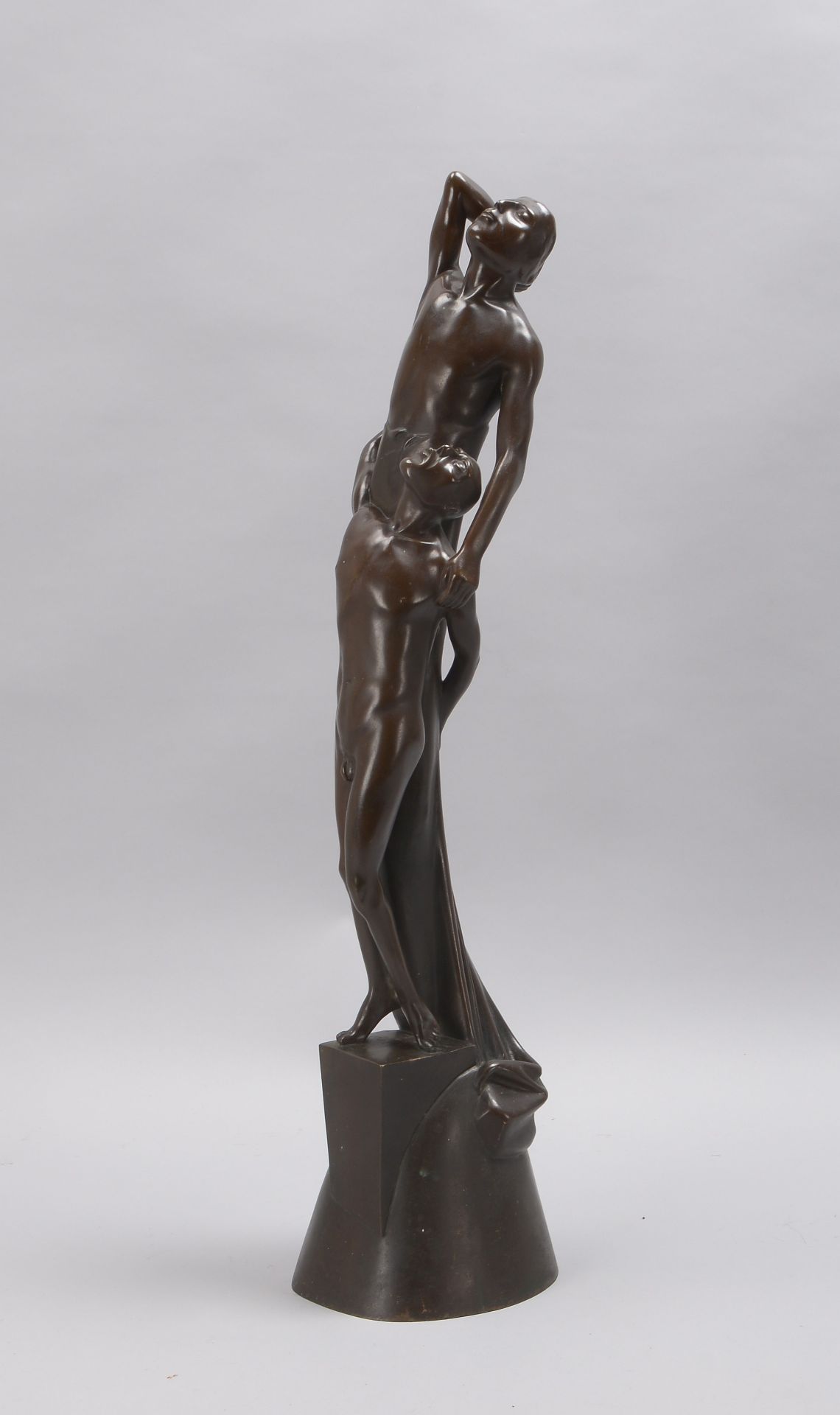 Bronzeskulptur, &#039;Hingabe&#039; - Darstellung zweier aneinandergelehnter schlanker Figuren, mono - Image 3 of 4