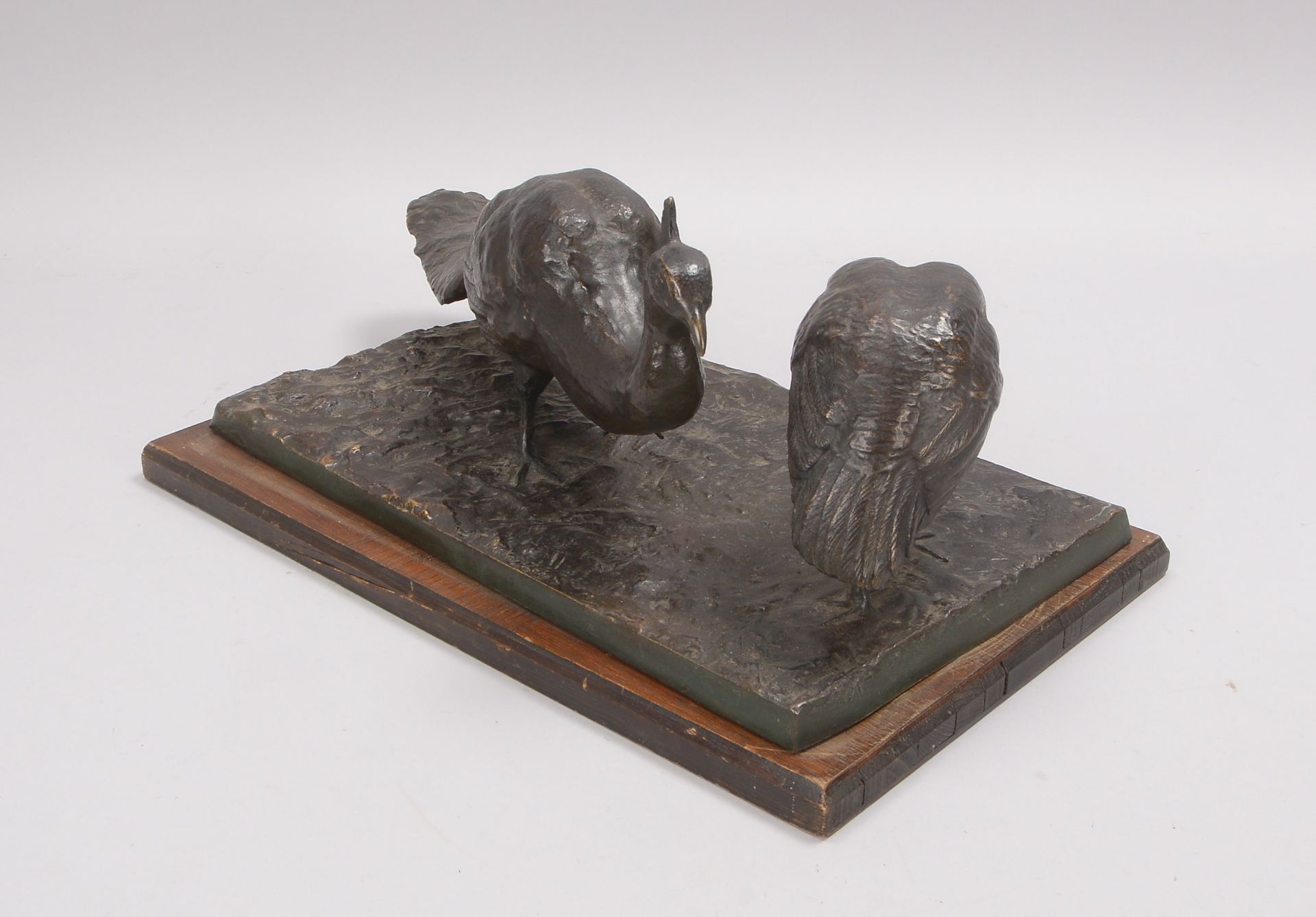 D&uuml;cker-Zahn, Marta (1888 - 1973), Bronze-Figurengruppe, &#039;Pfauen&#039;, auf Natursockel sig - Image 4 of 4
