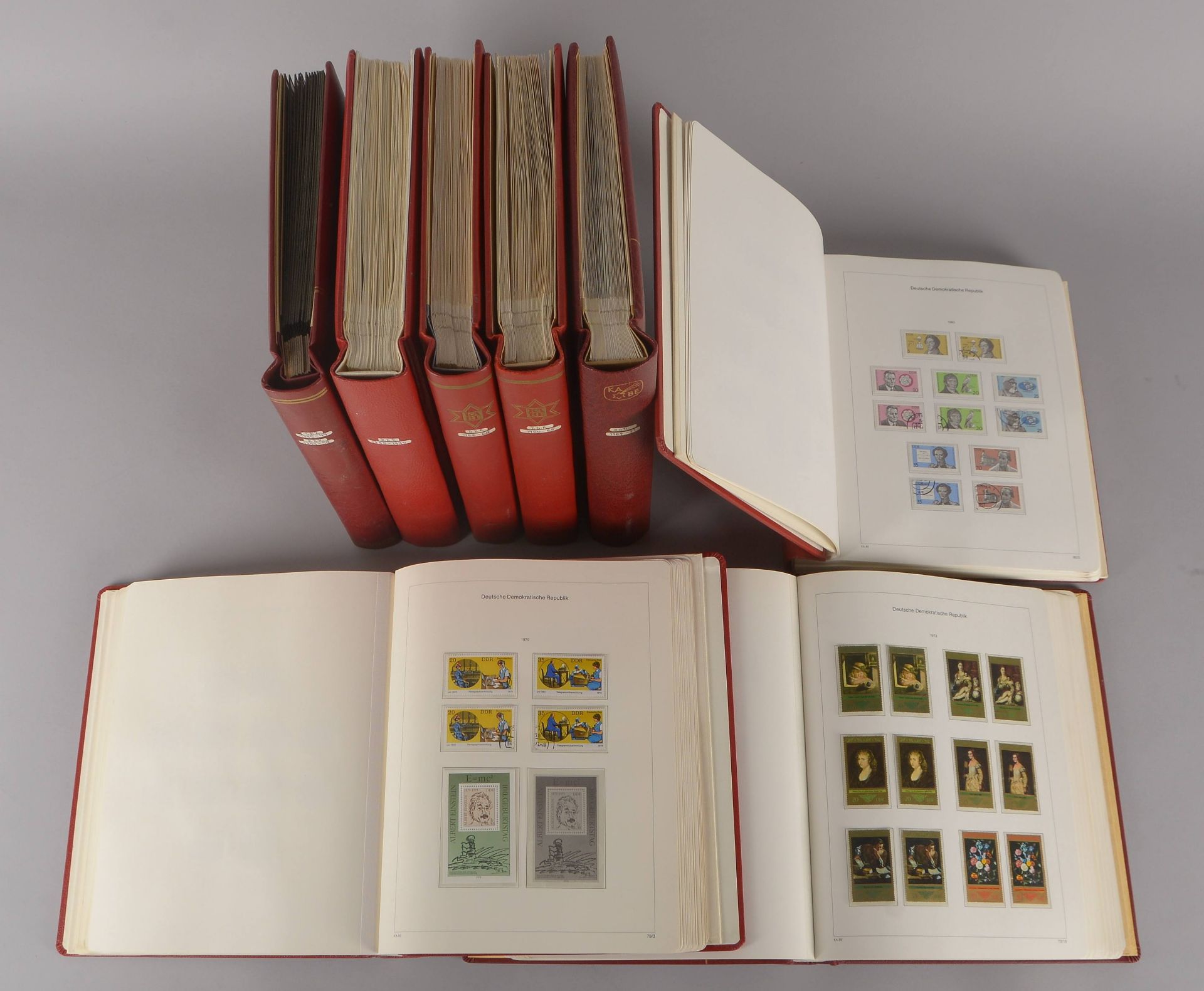 Briefmarkensammlung, 1945 - 1989: 'DDR' und 'SBZ', in 8x Alben gesammelt (jeweils stark besammelt) - Bild 2 aus 3