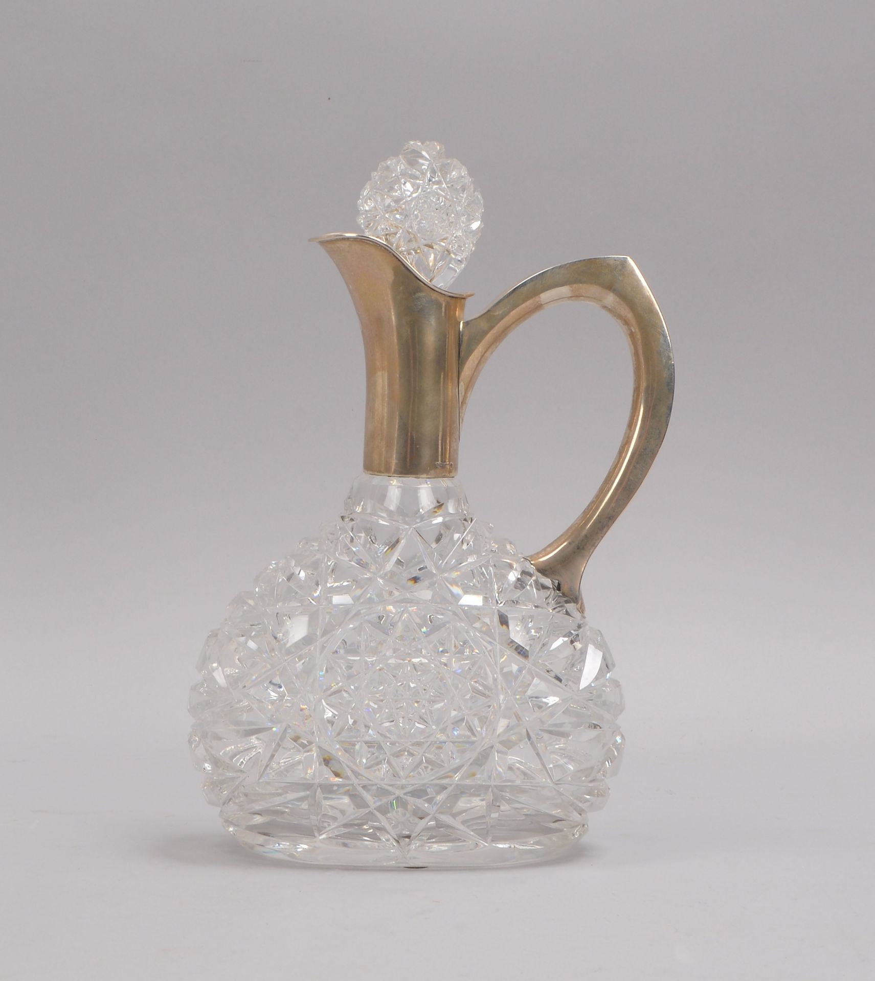 Karaffe, Kristallglas mit 800 Silber-Montierung; Glas mit reichem Schliffdekor; H&ouml;he 28,5 cm