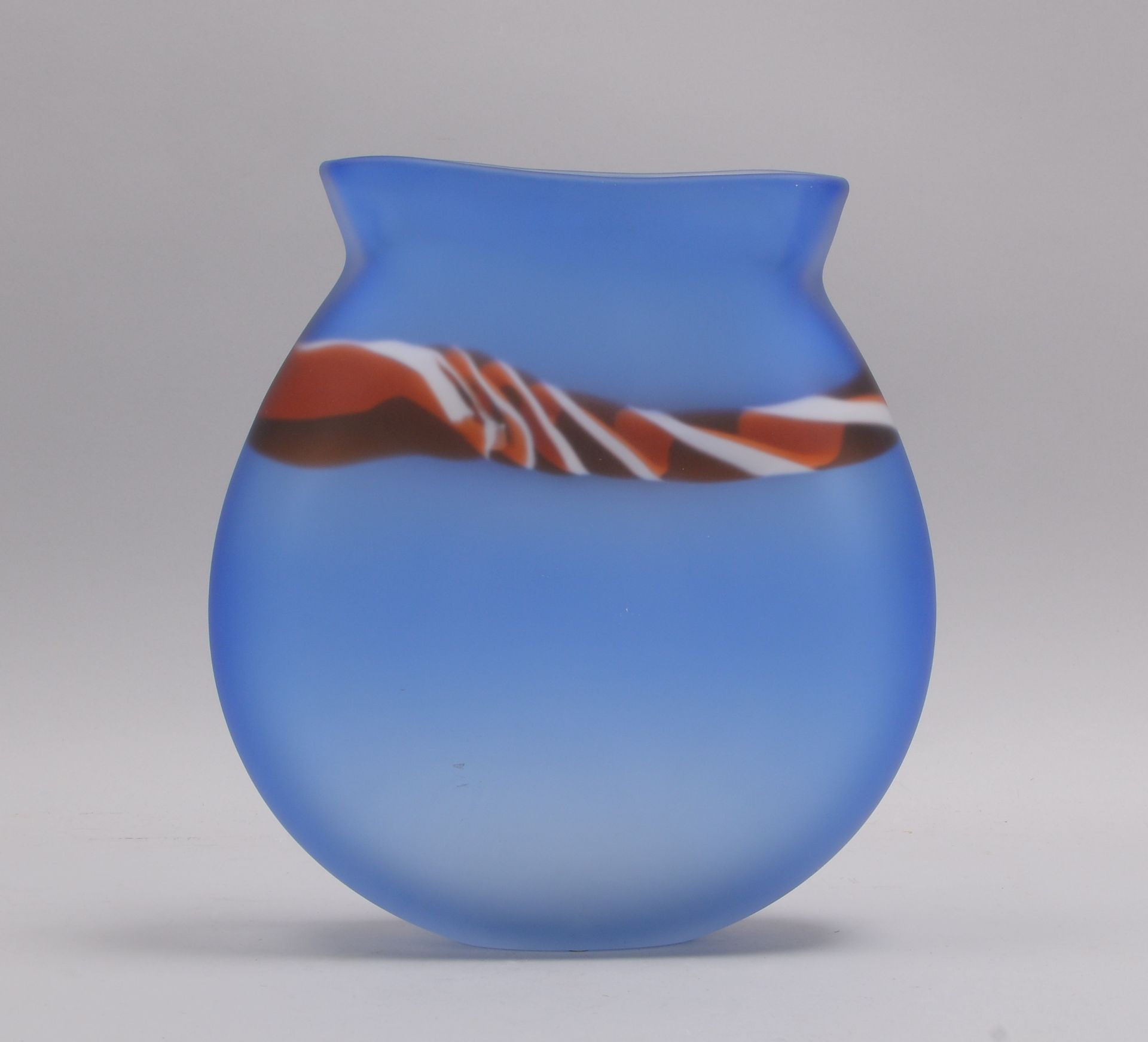 Belle Glass (England), Designer-Glasvase, gelabelt; Ma&szlig;e 31 x 30 x 7 cm