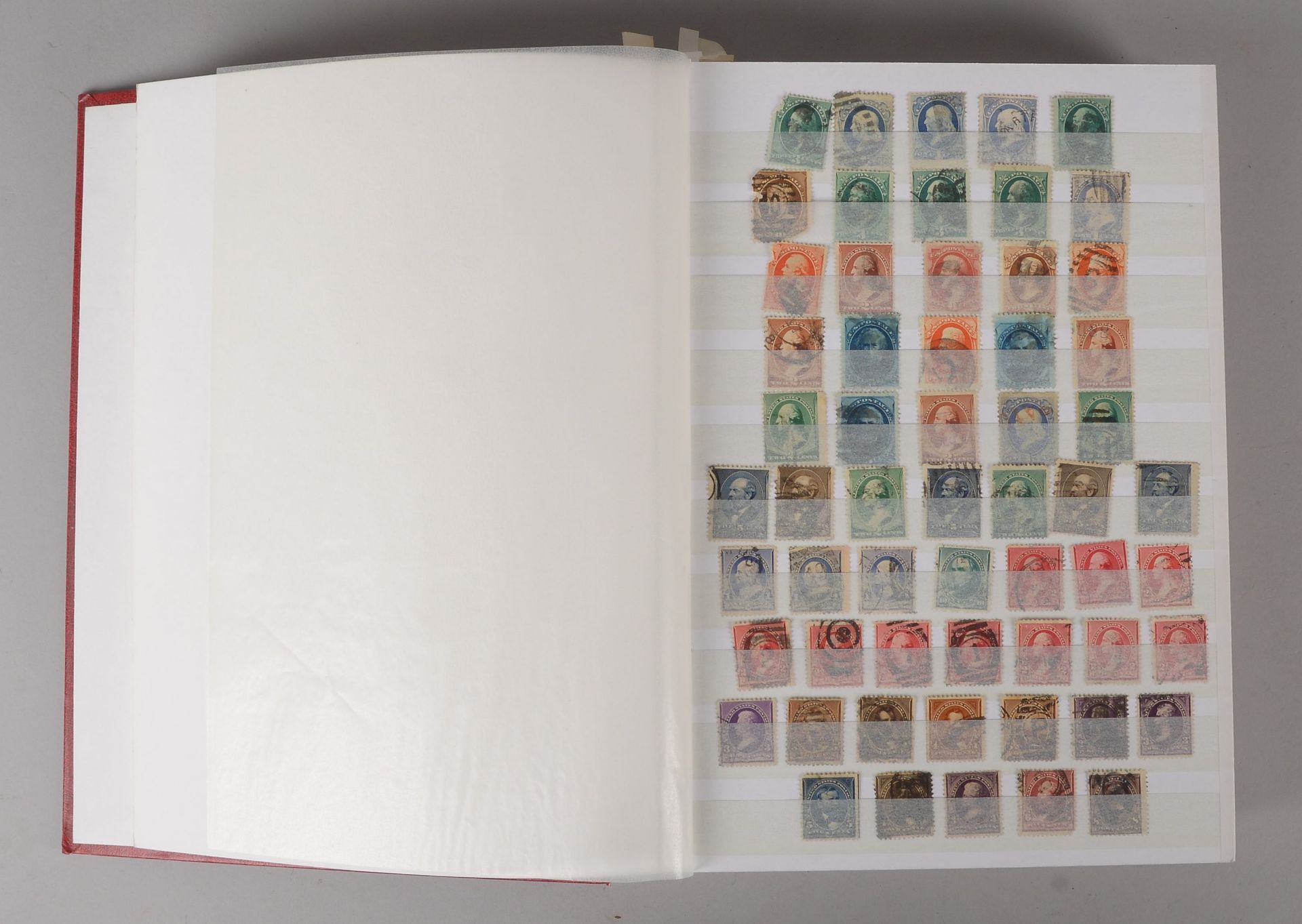 Briefmarken, ab ca. 1860 bis Neuzeit: &#039;Alle Welt&#039;, auf 60 Seiten im roten Einsteckbuch ges