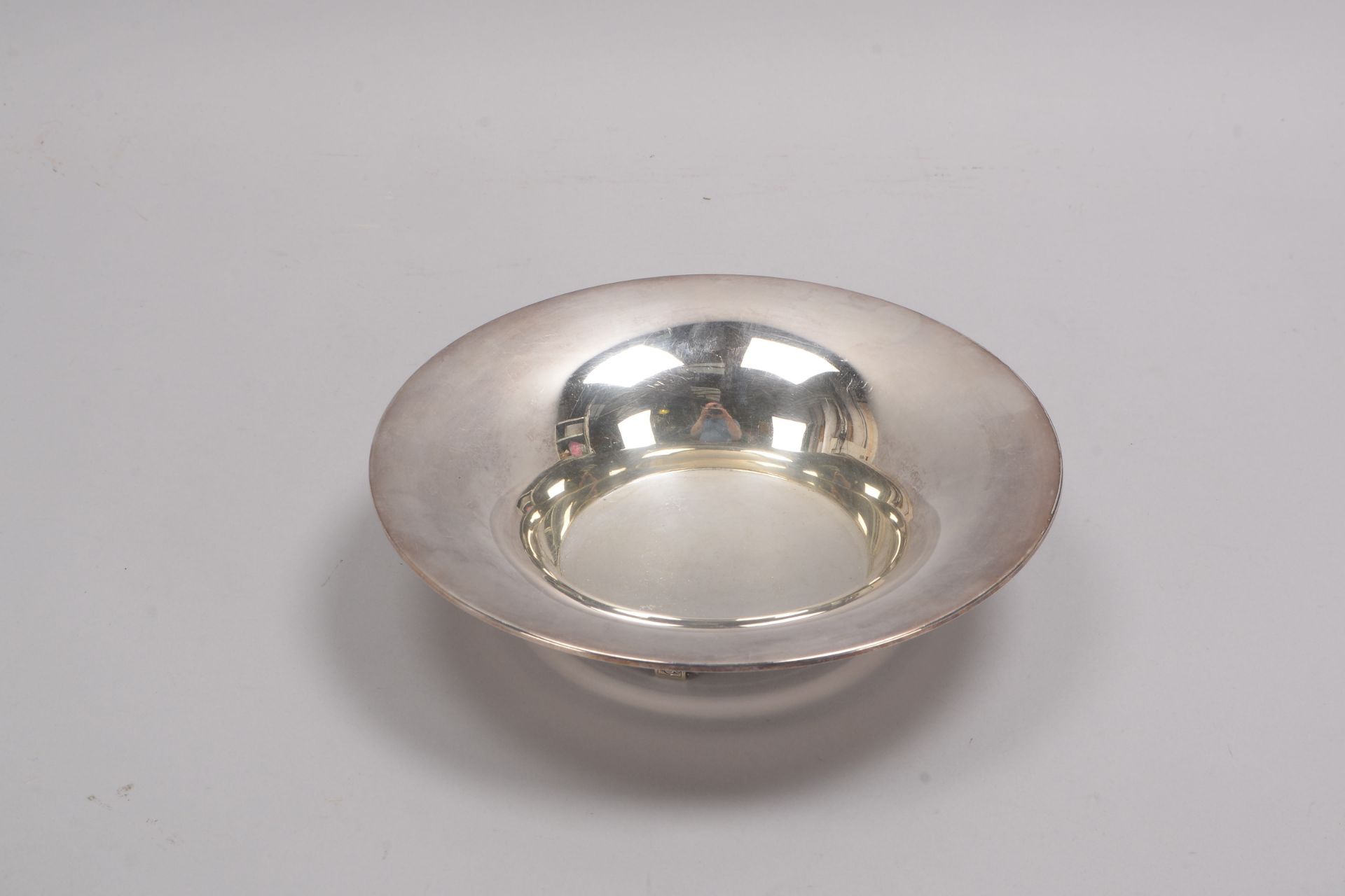 Schale, 830 Silber (mehrfach punziert); H&ouml;he 6,5 cm, Durchmesser &Oslash; 26 cm, Gewicht 389 g - Image 2 of 3