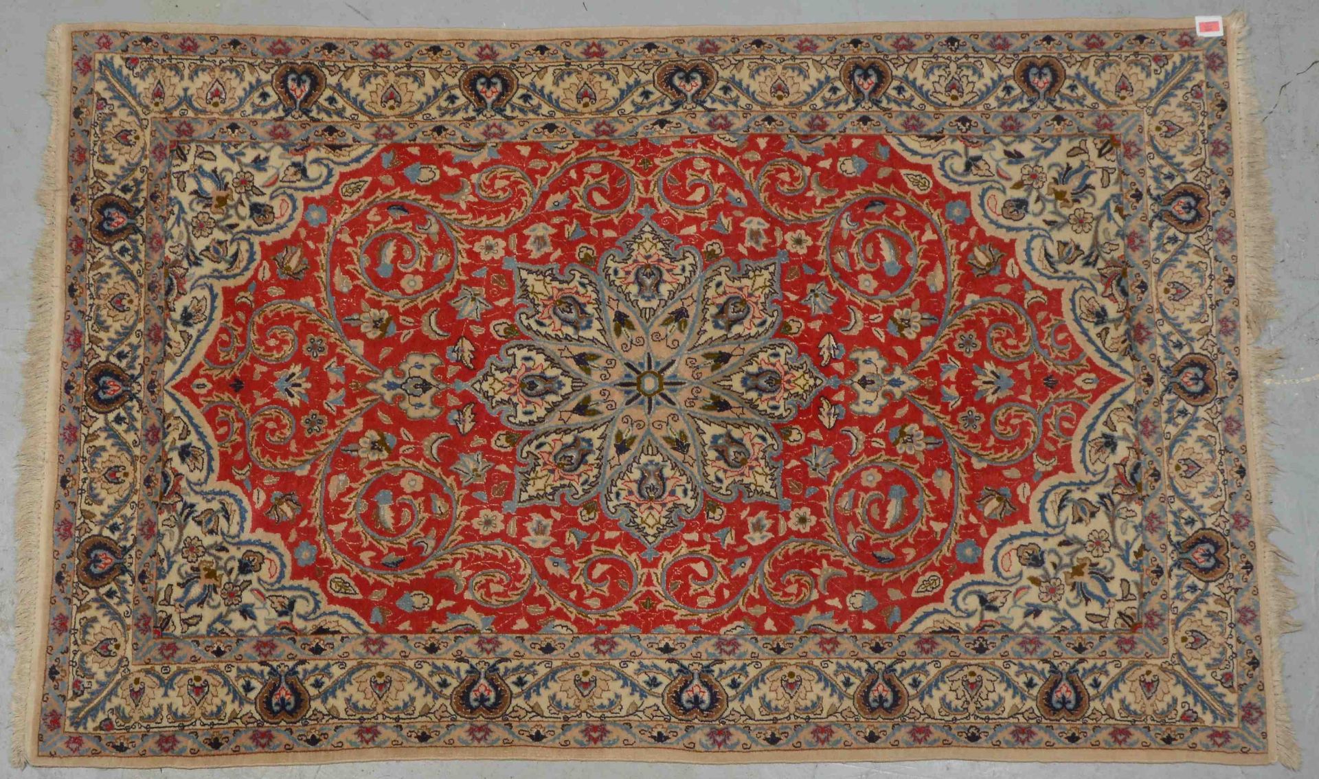 Nain-Orientteppich, feste Knüpfung, mit kleinen Seidenanteilen, insgesamt gleichmäßiger Flor