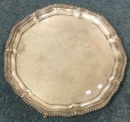 A heavy Edwardian silver salver. Birmingham. By El