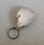 A novelty silver shoe horn. Birmingham. Approx. 22