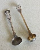 A fiddle and thread pattern silver salt spoon toge