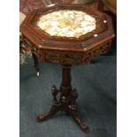 An attractive Victorian pedestal table on sweeping