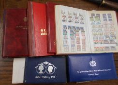 STAMPS 8 albums & stockbooks, mostly modern G.B. unmounted mint blocks, etc.