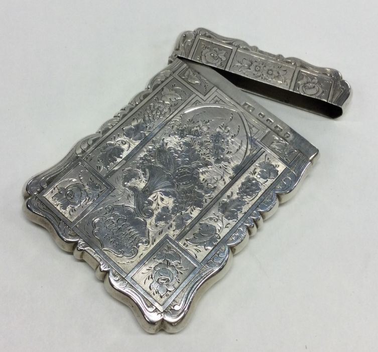 A fine quality Victorian silver card case decorate - Image 2 of 2