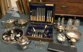 A large quantity of plated wares. Est. £20 - £30.