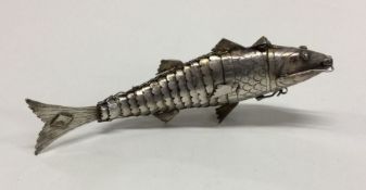 An Antique silver fish. Approx. 38 grams. Est. £15