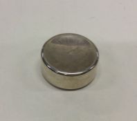 An engraved silver box. Approx. 40 grams. Est. £20