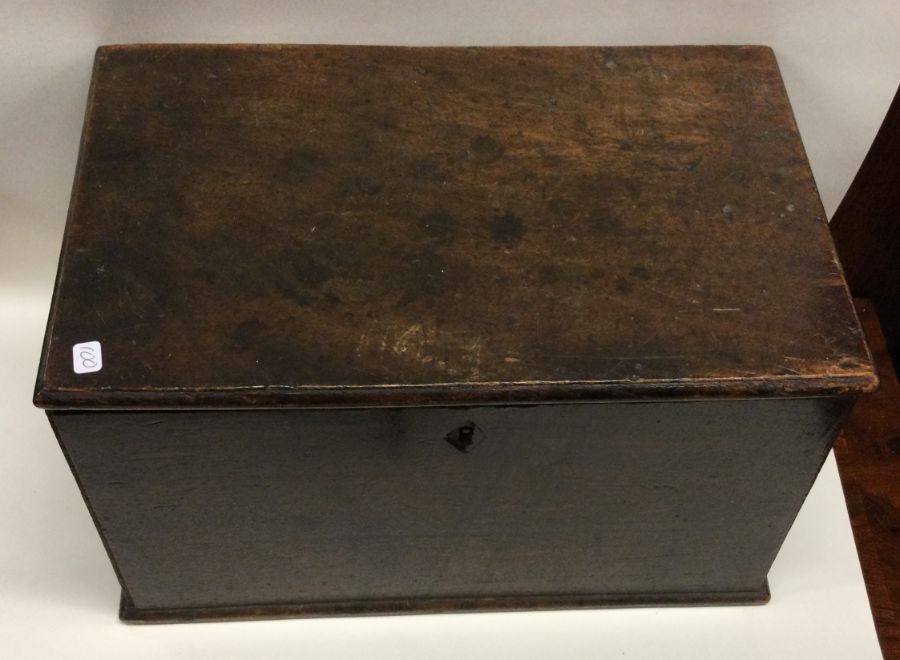 A Georgian mahogany hinged top box. Est. £15 - £20. - Image 2 of 2