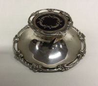 A finely pierced silver and tortoiseshell inkwell. Birmingham 1912 Approx. 213 grams. Est. £50 - £