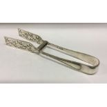 A heavy pair of silver asparagus tongs. Birmingham 1934. By Elkington and Co. Approx. 170 grams.