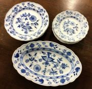 MEISSEN: A collection of blue and white plates. Es