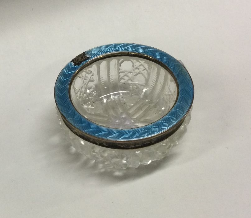 A Victorian silver and enamel salt. Birmingham 1899. Est. £20 - £30.