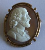 A good large oval shell cameo of a gentleman. Appr