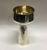 GEORGE GRANT MACDONALD: A contemporary silver goblet. London 1972. Approx. 146 grams. Est. £250 - £