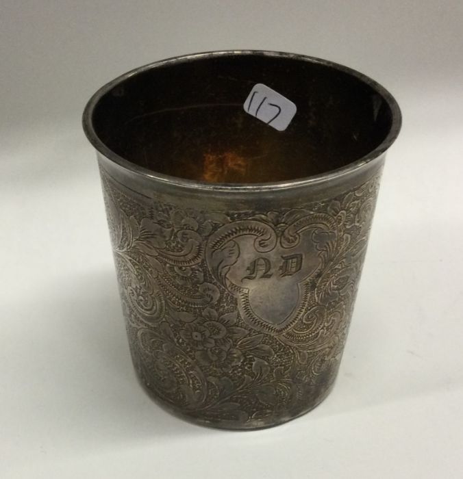 A finely engraved 19th Century French silver beaker. Approx. 71 grams. Est. £80 - £120. - Image 2 of 2