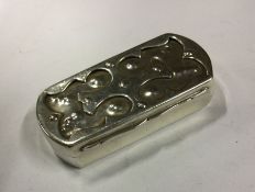 A heavy stylish silver snuff box with hinged top.