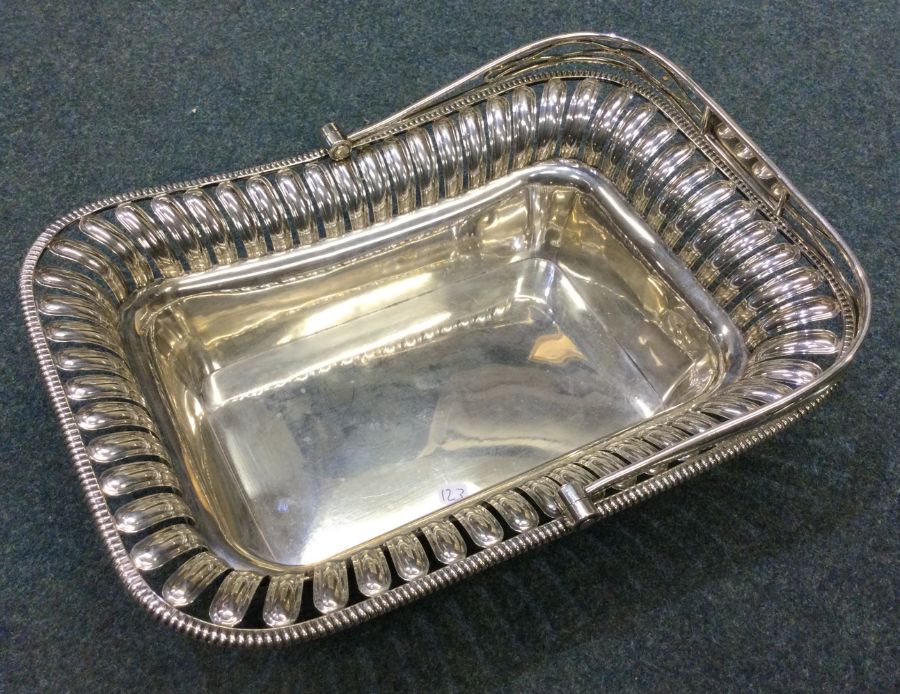 A heavy and fine quality George III silver fruit / bread basket. Sheffield 1808. By JT Young, Walker - Image 2 of 3