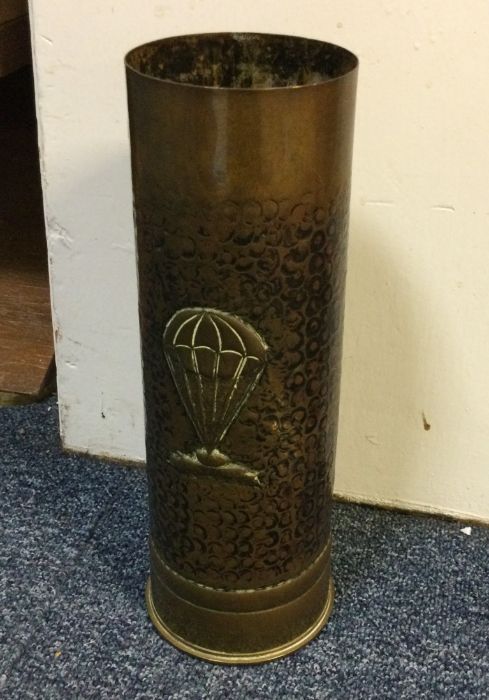 TRENCH ART: An unusual shell case decorated with g - Image 2 of 2