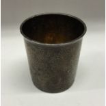 A finely engraved 19th Century French silver beaker. Approx. 71 grams. Est. £80 - £120.