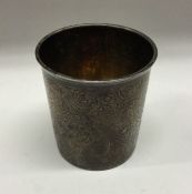 A finely engraved 19th Century French silver beaker. Approx. 71 grams. Est. £80 - £120.