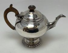 A good Georgian silver teapot of baluster form. Lo